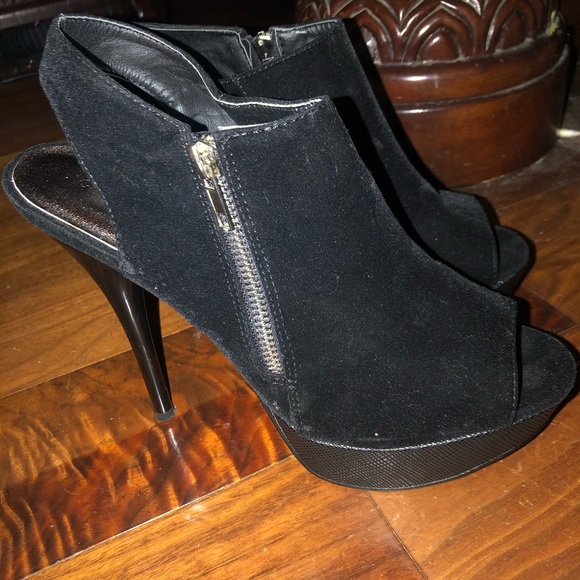 Black heels - Picture 2 of 7